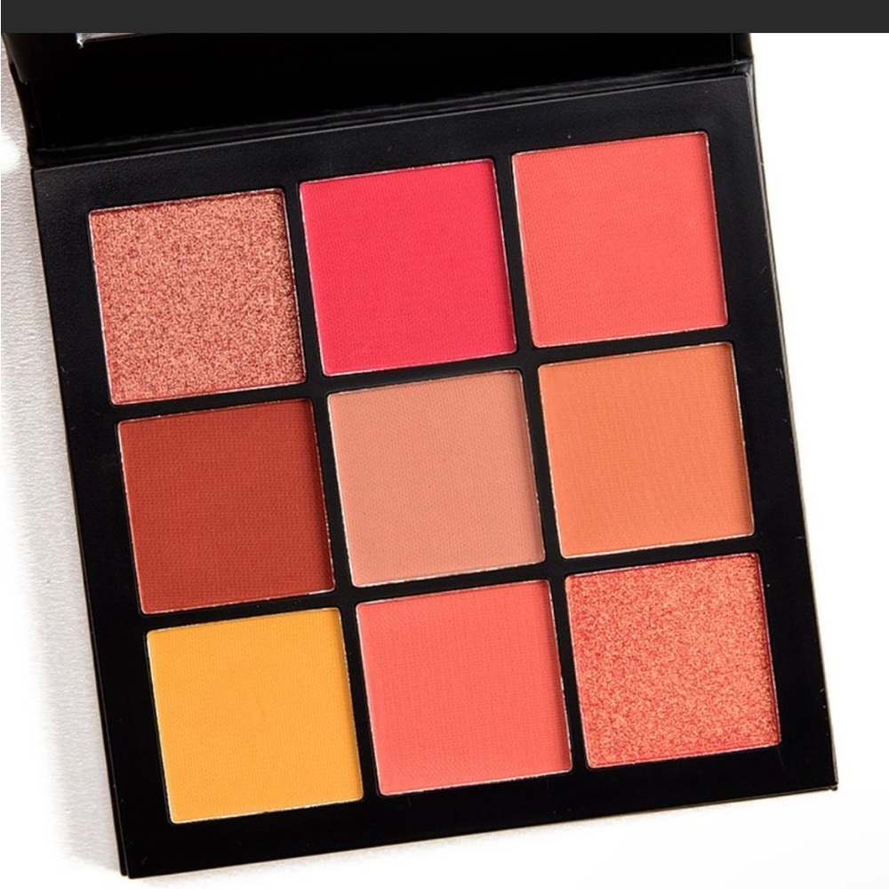 🌿 HUDA BEAUTY Coral Obsessions Palette - Picture 11 of 12
